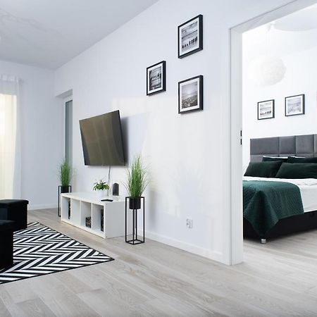 Apartament Happy Holiday Kolobrzeg Ngoại thất bức ảnh