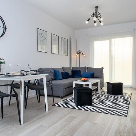 Apartament Happy Holiday Kolobrzeg Ngoại thất bức ảnh