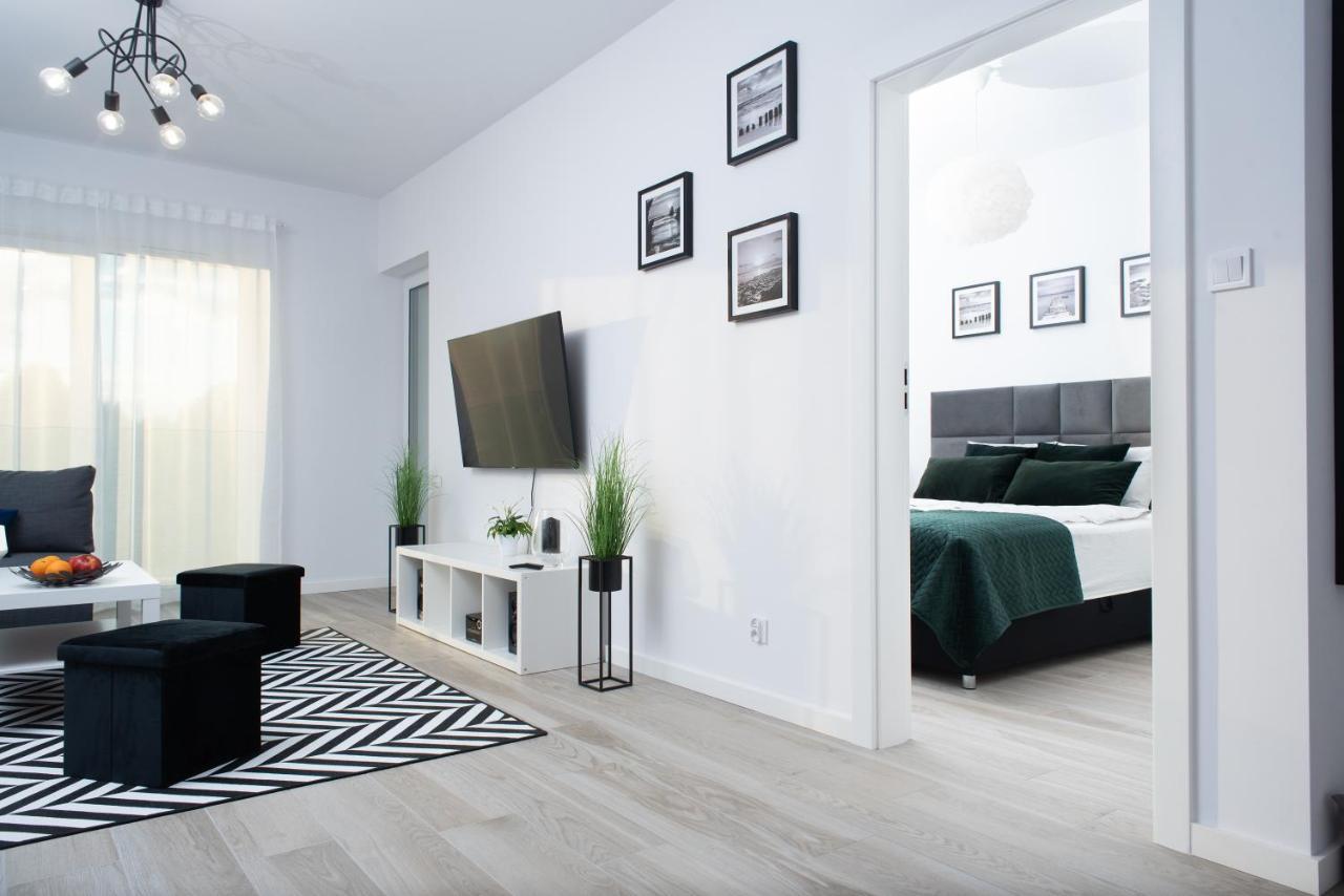 Apartament Happy Holiday Kolobrzeg Ngoại thất bức ảnh