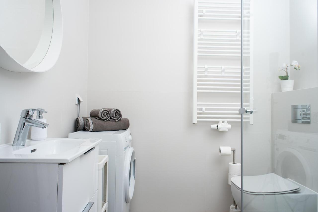Apartament Happy Holiday Kolobrzeg Ngoại thất bức ảnh
